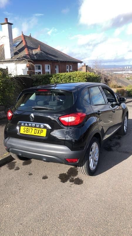 Used Renault Captur Iconic 90 HP (66 kW) 2017 Black SUV