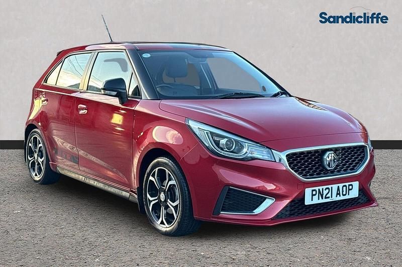 Metallic dynamic red Used 2021 MG MG3 Exclusive Hatchback | £8,690 (Fair price) - Image 1/4