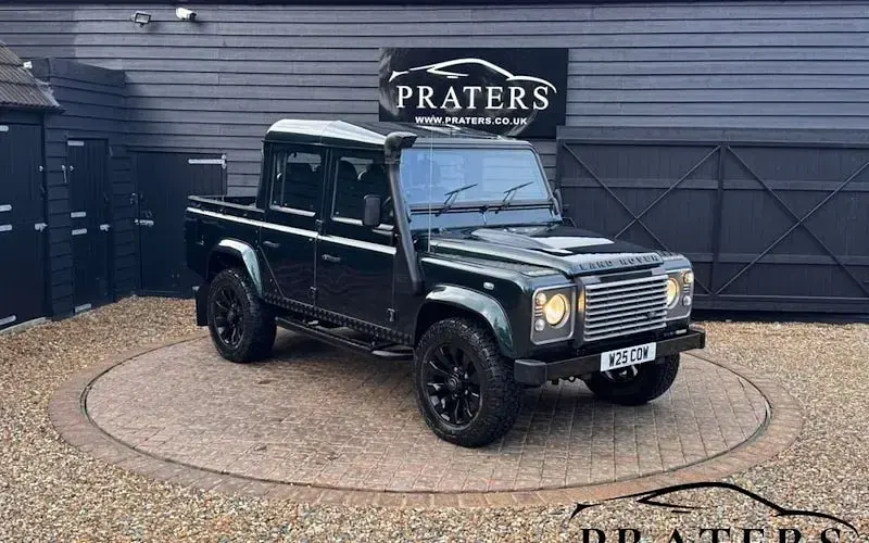 Used Land Rover Defender 124 HP (91 kW) 2015 Pickup