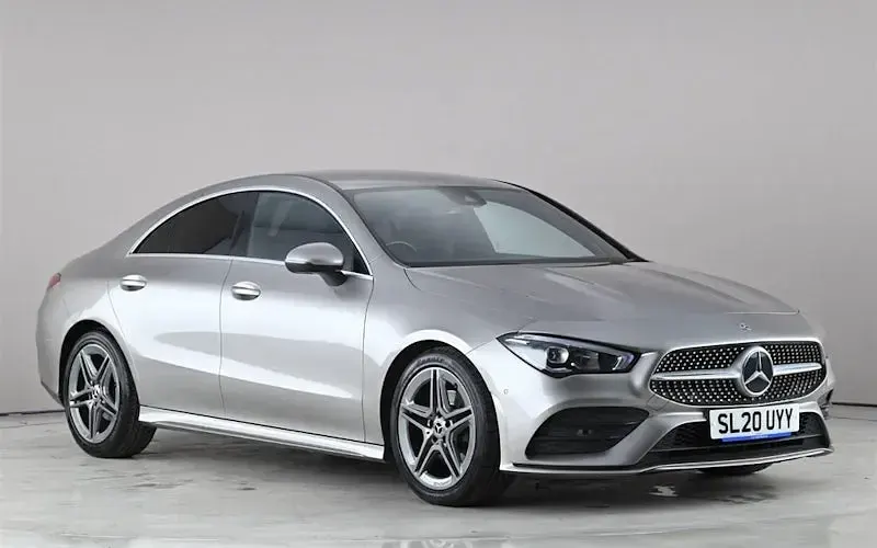 Usado Mercedes CLA180 AMG line 136 HP (100 kW) 2022 Sedan