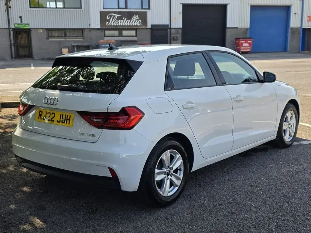 Used Audi A1 Sportback Design 95 HP (69 kW) 2022 White Hatchback