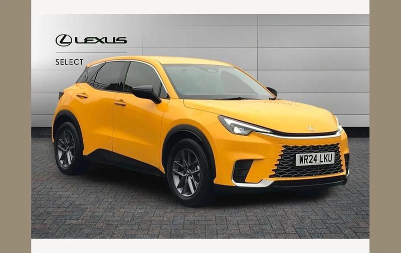 Used Lexus LBX 136 HP (100 kW) 2024 Yellow SUV