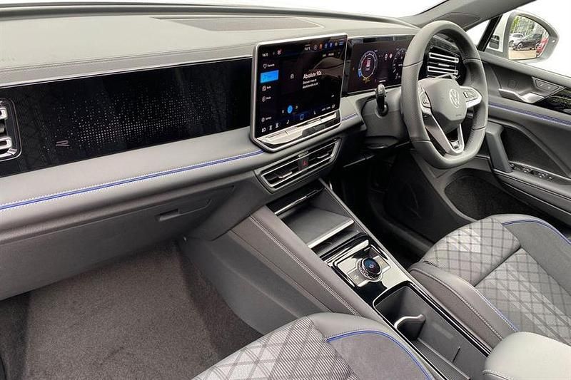 Used VW Tiguan R-line 150 HP (110 kW) 2025 White SUV