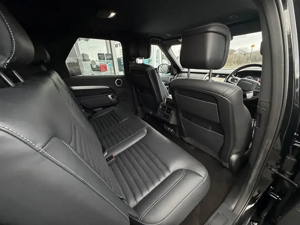 Used Land Rover Discovery 5 HSE Dynamic 300 HP (220 kW) 2024 Black SUV