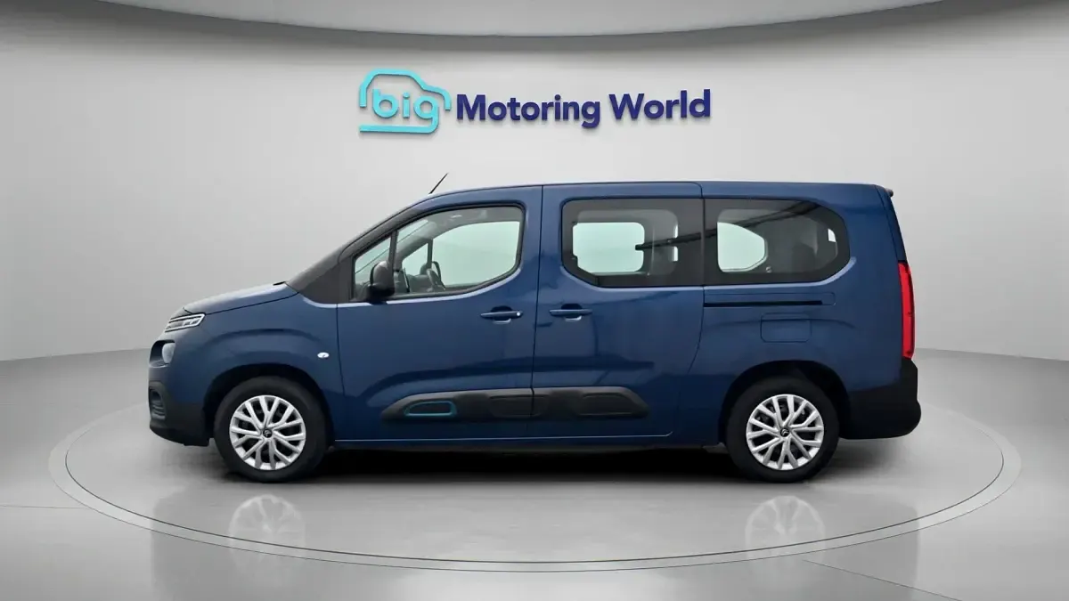 Used Citroën e-Berlingo Feel 100 kW (136 HP) 2023 Blue MPV