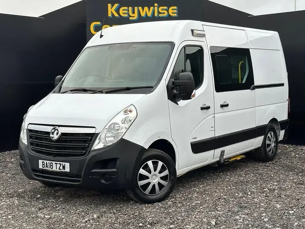 Used Vauxhall Movano 130 HP (95 kW) 2018 White MPV