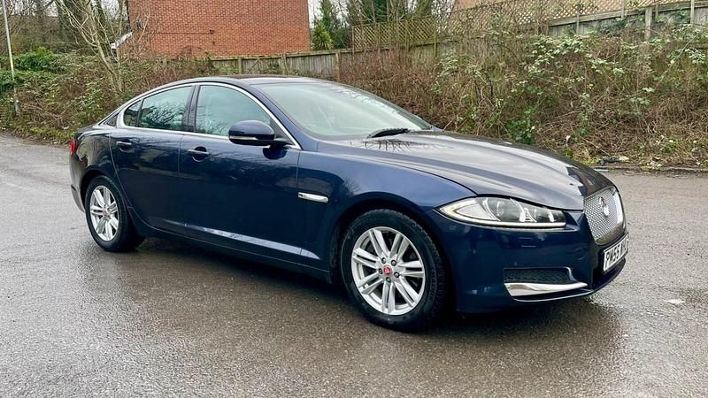 Used Jaguar XF Luxury 163 HP (119 kW) 2014 Blue Sedan