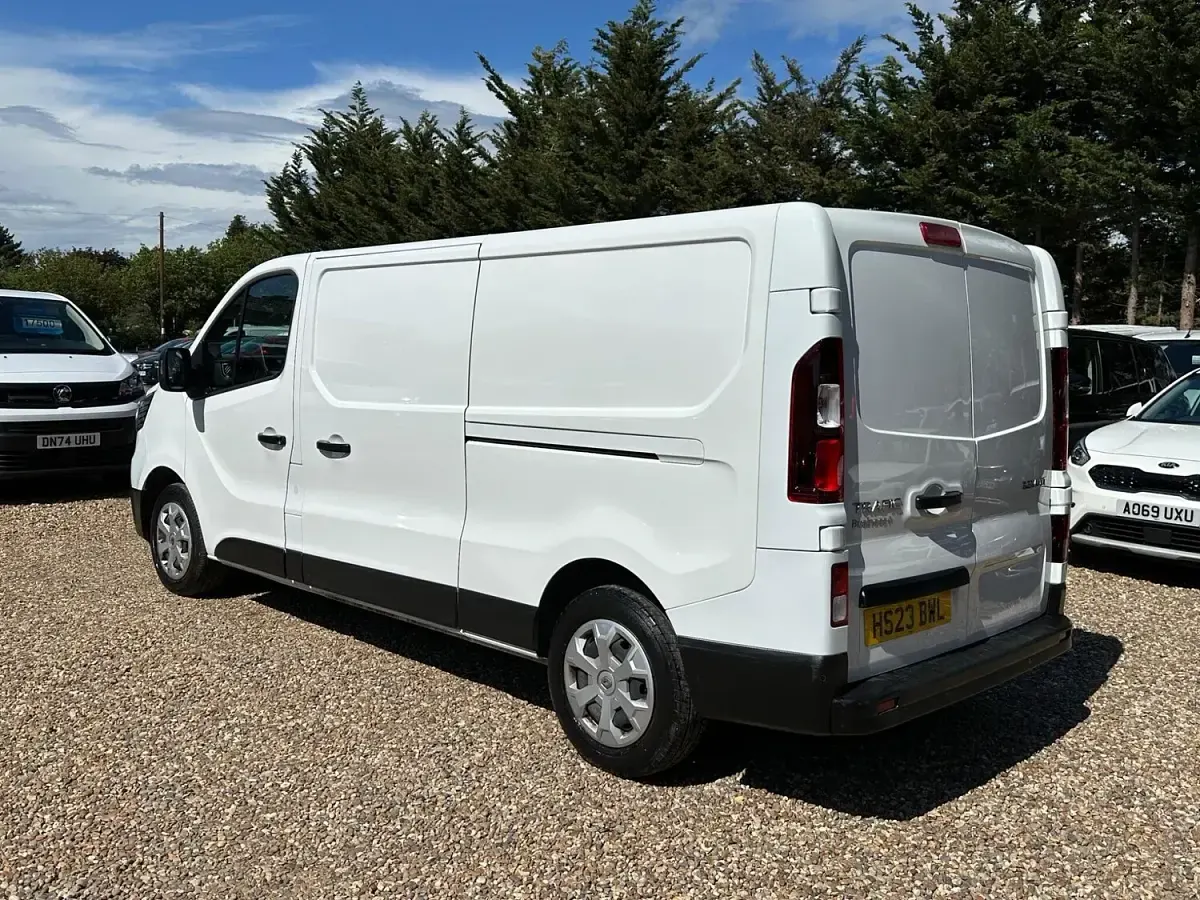 Used Renault Trafic Business 2023 White