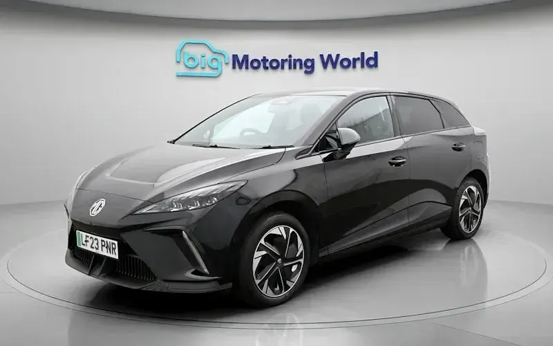 Begagnad MG MG4 EV Trophy 150 kW (204 HK) 2025 Halvkombi