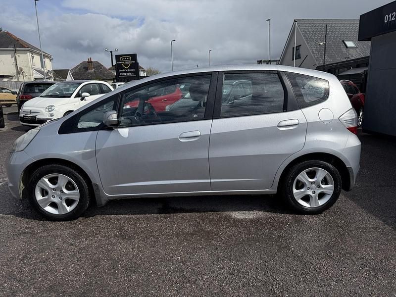 Używany Honda Jazz ES 100 KM (73 kW) 2010 Srebrny Hatchback