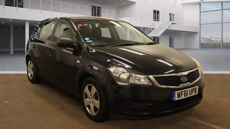 Black Used 2011 Kia Ceed 2 Hatchback | £4,181 (Good price) - Image 1/4