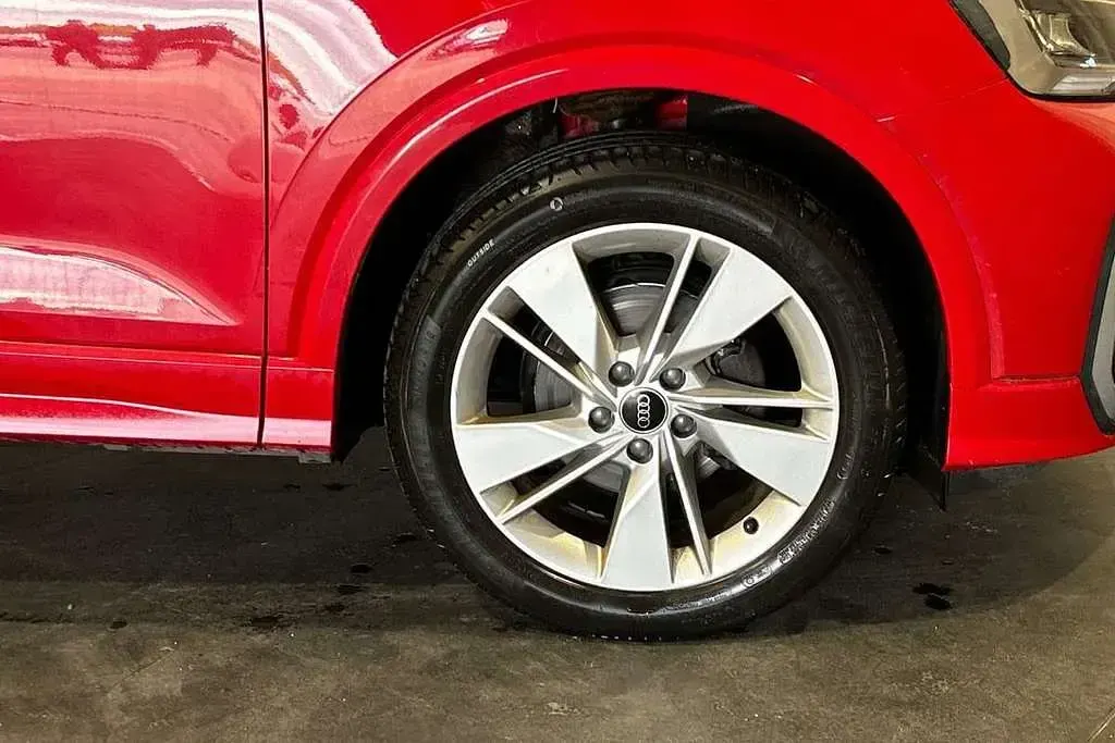 Used Audi Q2 S-Line 147 HP (108 kW) 2023 Red SUV