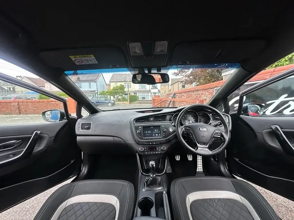 Used Kia Ceed GT-Line 134 HP (98 kW) 2018 Silver Hatchback