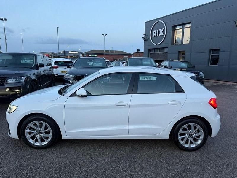 Used Audi A1 Sportback Sport 110 HP (80 kW) 2022 White Hatchback