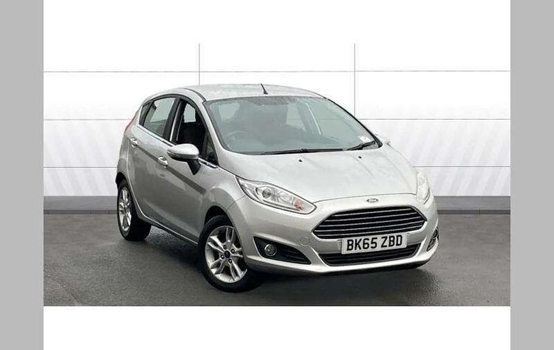 Silver Used 2015 Ford Fiesta Zetec Hatchback | £5,707 (Fair price) - Image 1/4