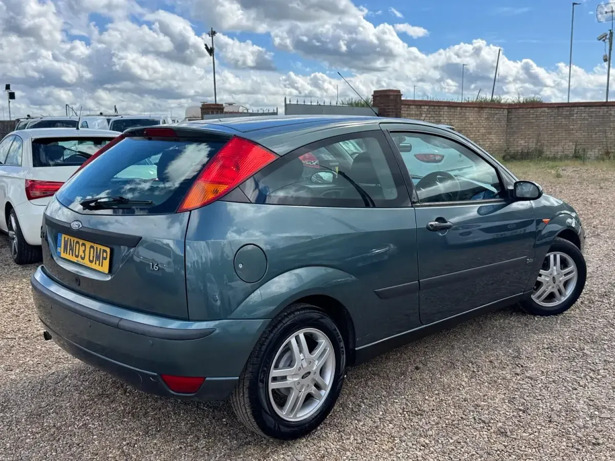 Used Ford Focus Zetec 99 HP (72 kW) 2003 Green Hatchback