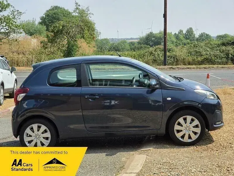 Used Peugeot 108 Active 68 HP (50 kW) 2014 Blue Hatchback