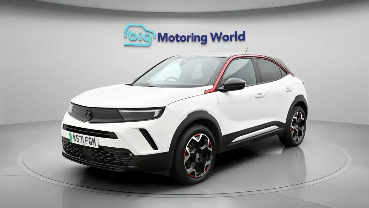 Used Vauxhall Mokka SRi 100 kW (136 HP) 2022 White SUV