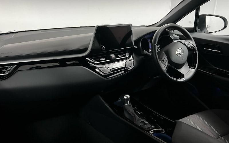 Used Toyota C-HR Sport 184 HP (135 kW) 2023 White SUV