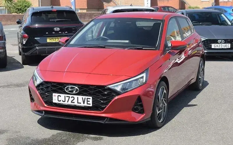 Used Hyundai i20 Premium 101 HP (74 kW) 2023 Red Hatchback