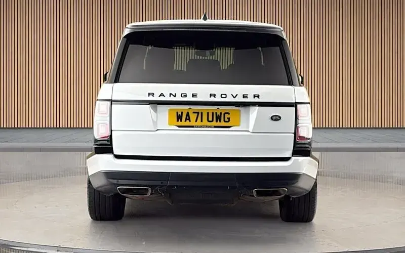 Used Land Rover Range Rover 404 HP (297 kW) 2021 White SUV