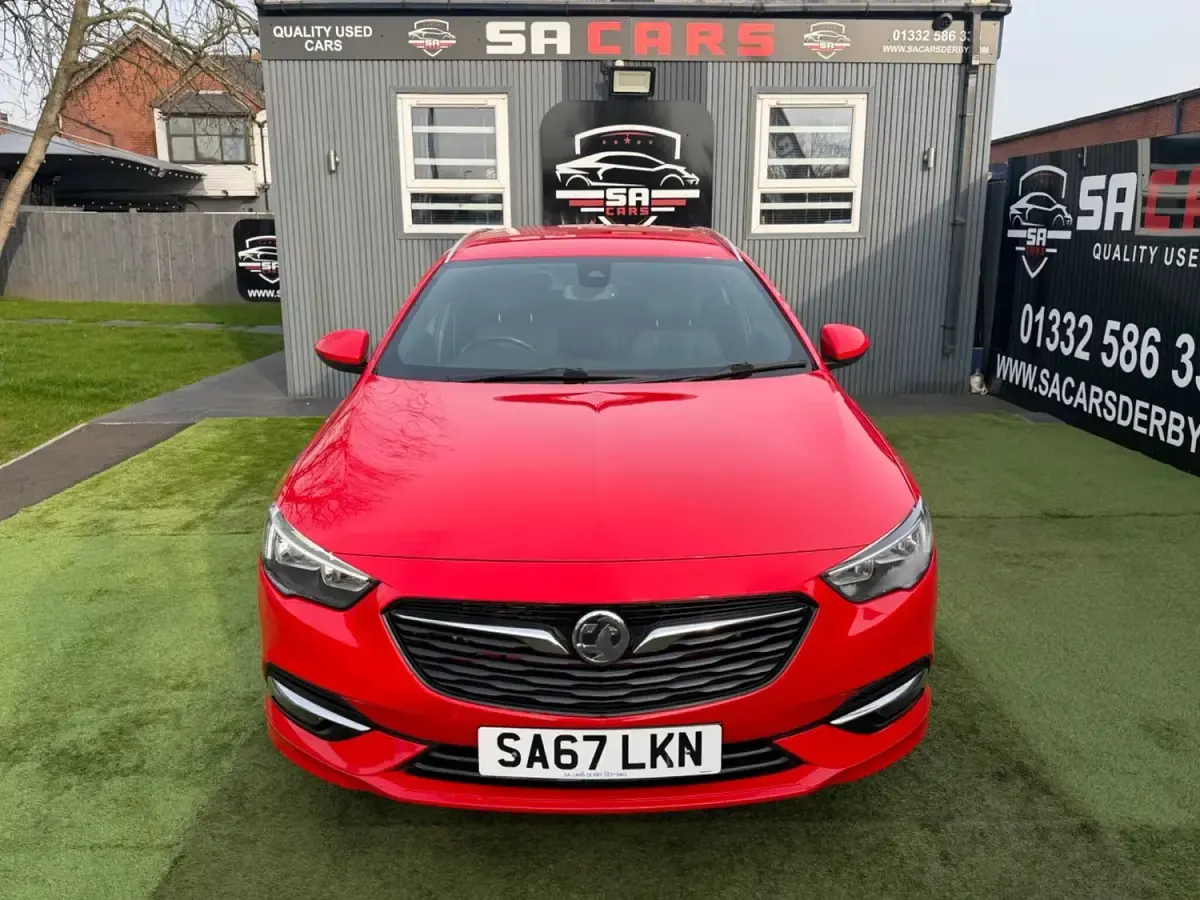 Second-hand Vauxhall Insignia SRi 170 CP (125 kW) 2017 Roșu Break