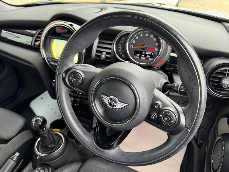 Used Mini Cooper Hatch 136 HP (100 kW) 2016 Silver Hatchback