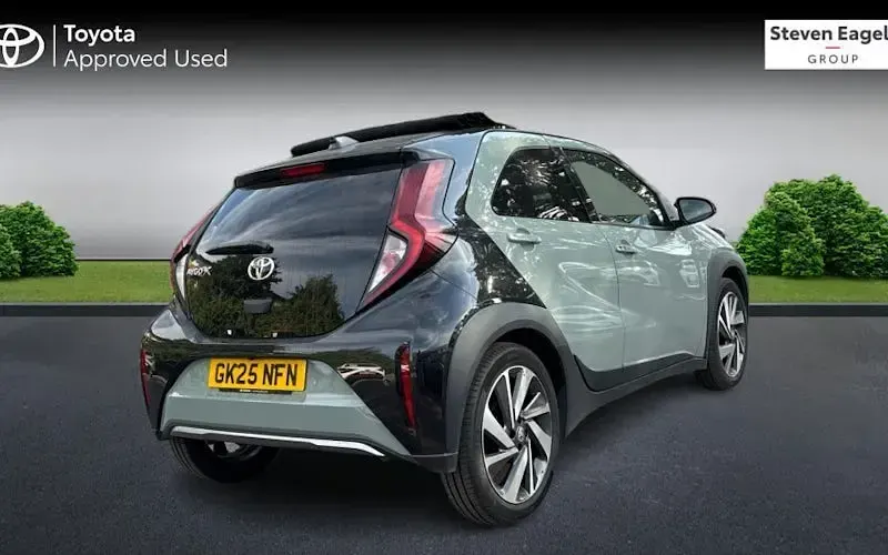Used Toyota Aygo X 72 HP (52 kW) 2025 Green SUV