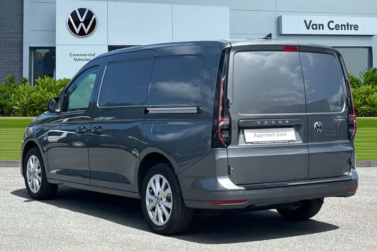 Used VW Caddy Pro 150 HP (110 kW) 2025 Grey MPV