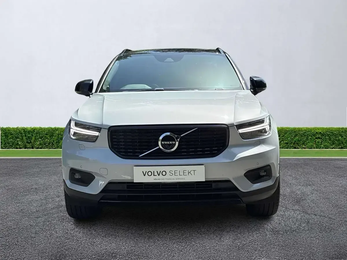 Used Volvo XC40 R-Design Pro 150 HP (110 kW) 2020 Silver SUV
