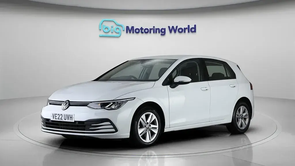 Używany VW Golf VIII S 150 KM (110 kW) 2022 Biały Hatchback
