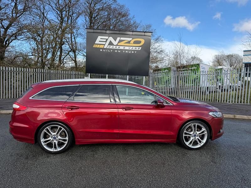 Used Ford Mondeo Titanium 180 HP (132 kW) 2018 Red Estate