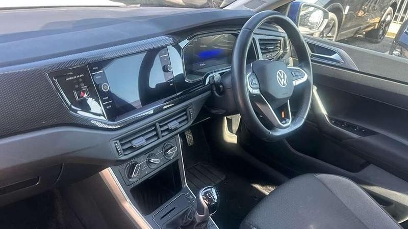 Used VW Polo Life 95 HP (69 kW) 2023 Blue Hatchback