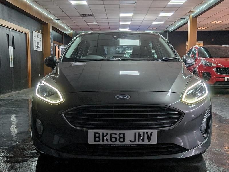 Used Ford Fiesta Zetec 100 HP (73 kW) 2018 Grey Hatchback