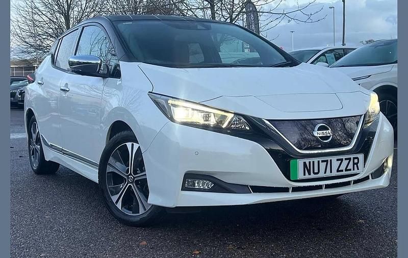 White Used 2021 Nissan Leaf Tekna Hatchback | £9,990 (Fair price) - Image 1/4