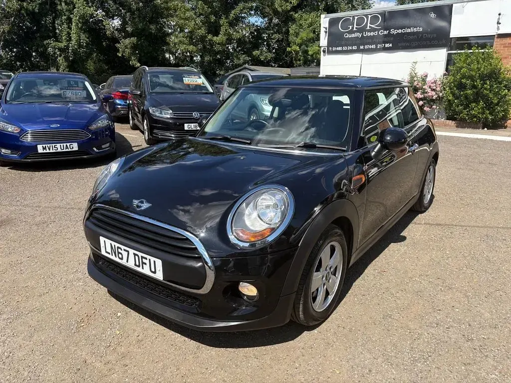 Used Mini ONE Hatch 102 HP (75 kW) 2017 Black Hatchback