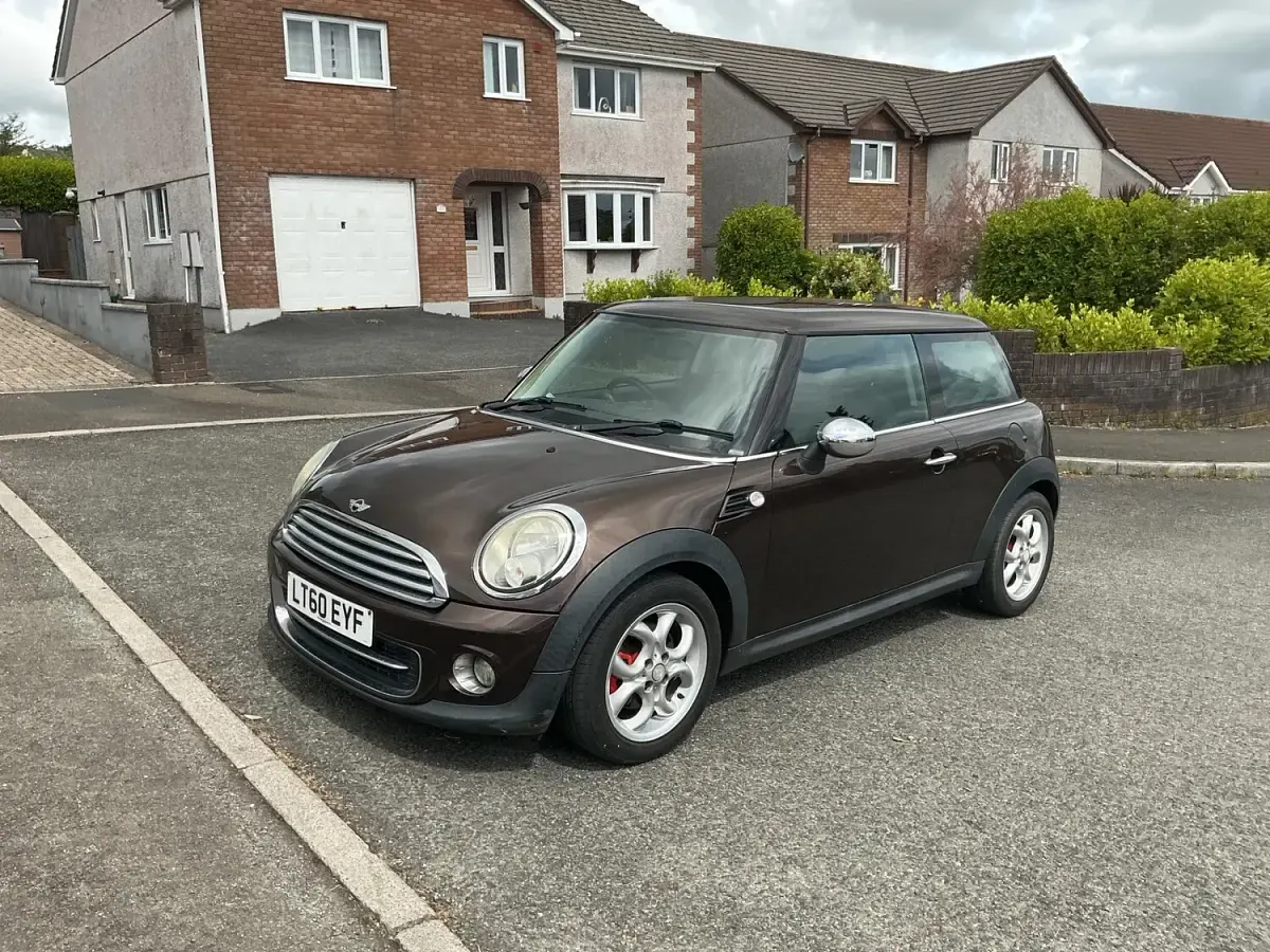 Used Mini Cooper Hatch 122 HP (89 kW) 2010 Brown Hatchback