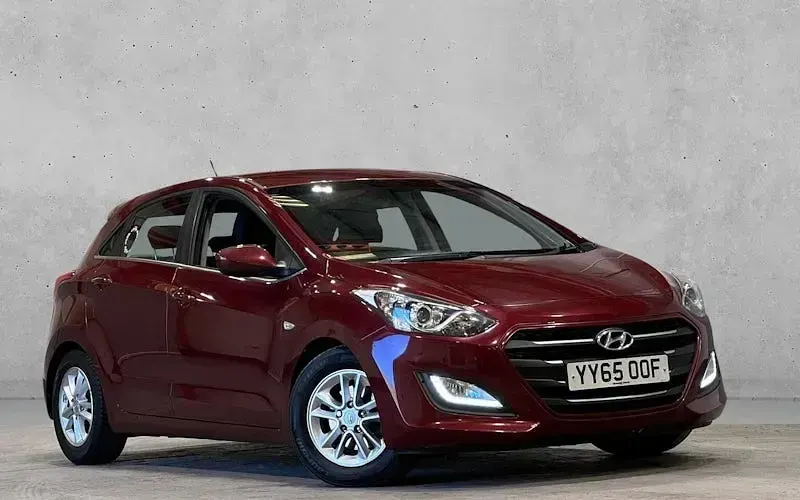 Begagnad Hyundai i30 SE 110 HK (80 kW) 2015 Halvkombi