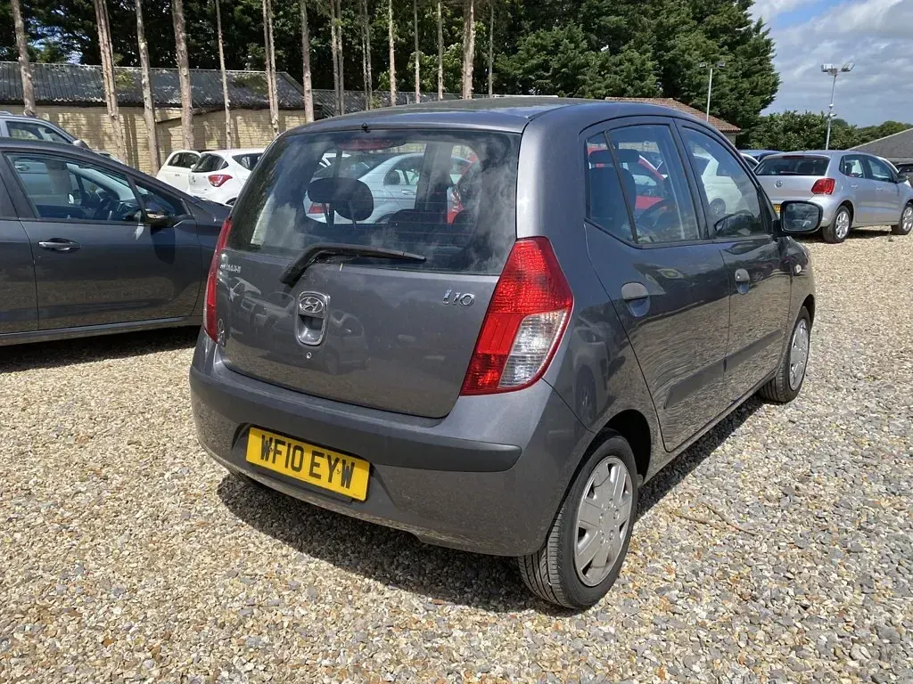 Used Hyundai i10 Classic 78 HP (57 kW) 2010 Grey Hatchback