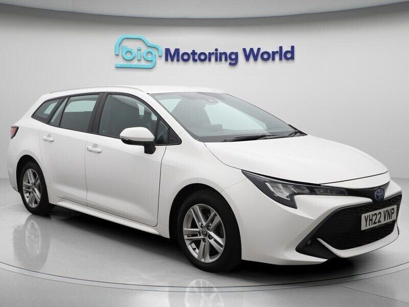 White Used 2022 Toyota Corolla Estate | £15,000 (Good price) - Image 1/4