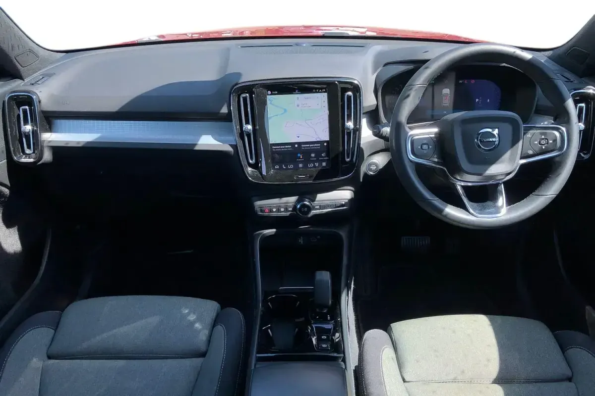 Used Volvo XC40 Plus 163 HP (119 kW) 2023 Red SUV