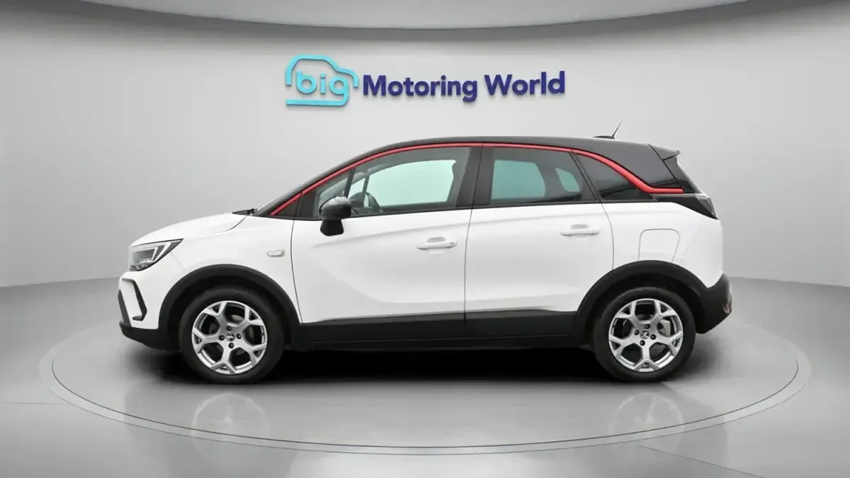Second-hand Vauxhall Crossland GS Line 83 CP (61 kW) 2022 Alb SUV