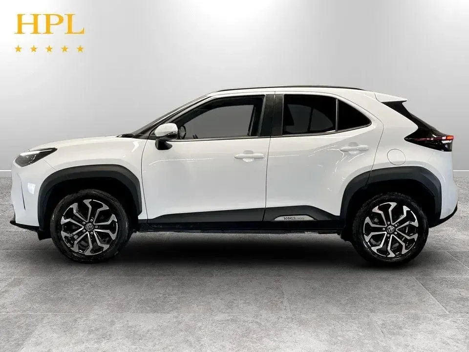 Used Toyota Yaris Cross Design 116 HP (85 kW) 2023 White SUV