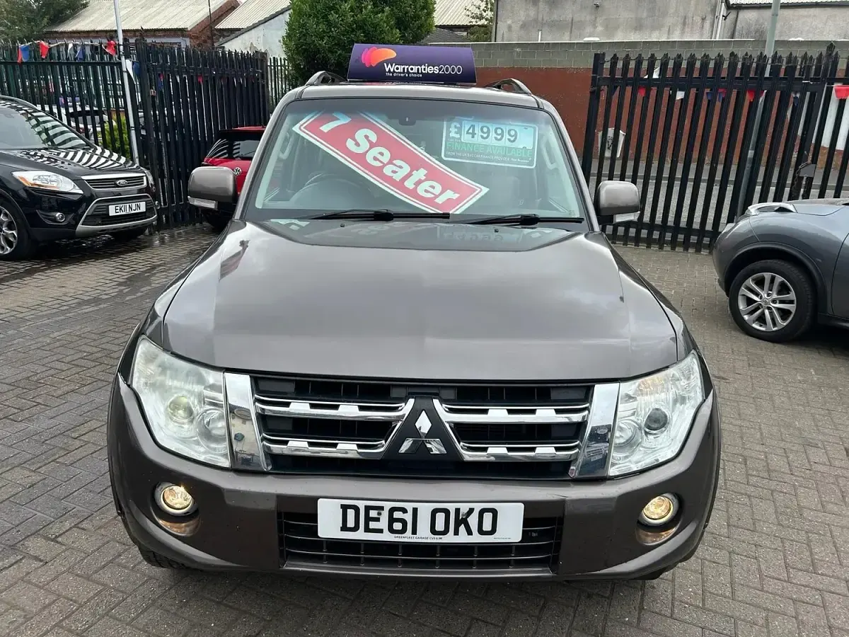 Used Mitsubishi Shogun 197 HP (144 kW) 2011 Brown SUV