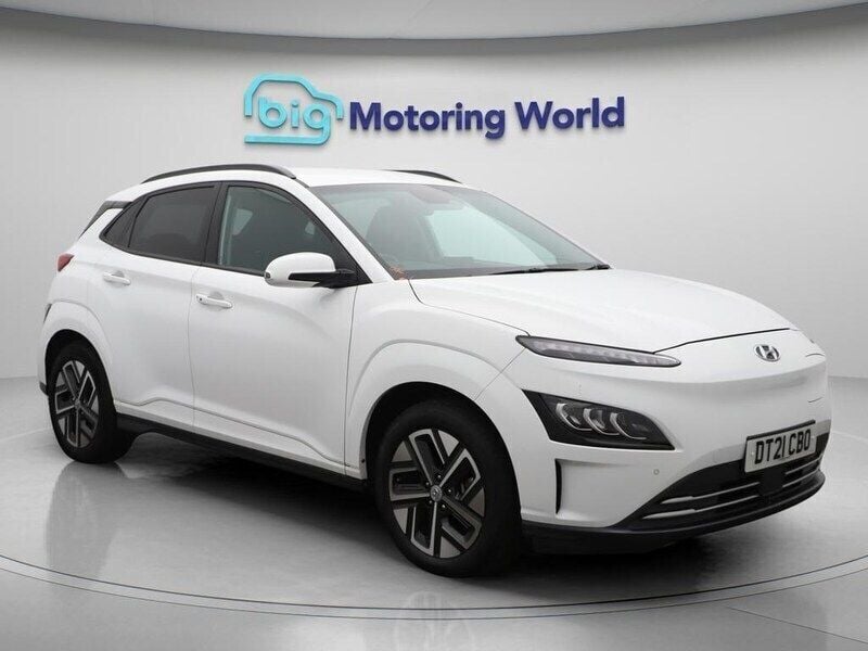 White Used 2021 Hyundai Kona Premium SUV | £13,500 (Good price) - Image 1/4