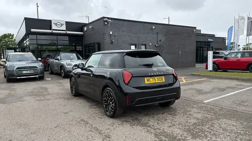 Used Mini Cooper S Hatch 201 HP (147 kW) 2026 Black Hatchback