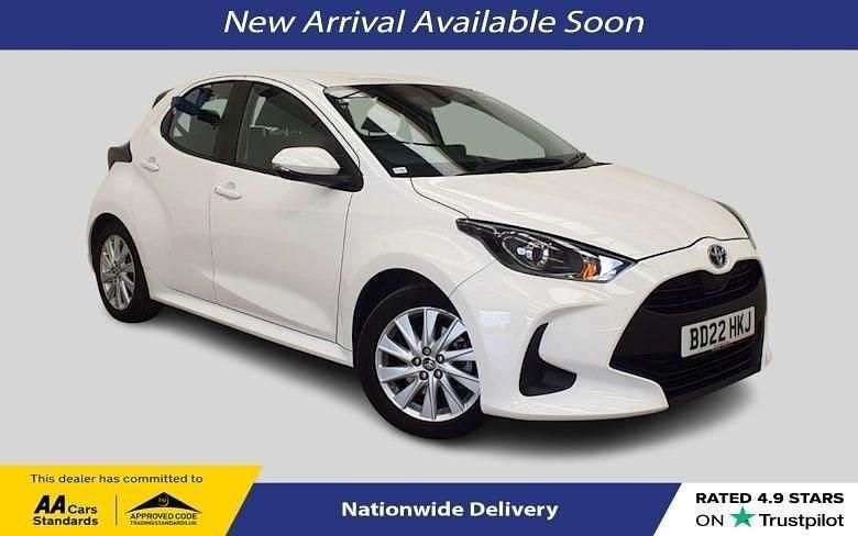 White Used 2022 Toyota Yaris Hatchback | £14,900 (Fair price) - Image 1/4
