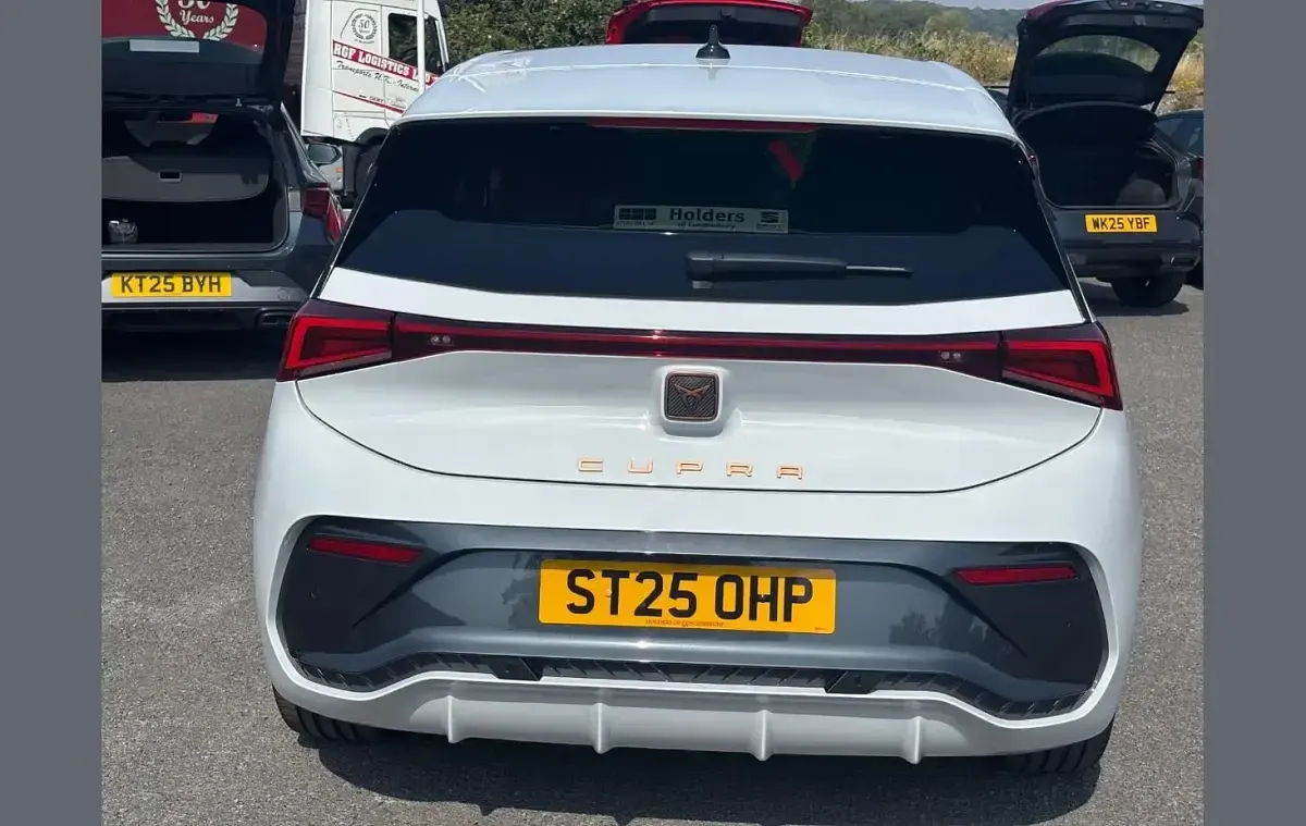 Used Cupra Born e-Boost 169 kW (231 HP) 2025 White Hatchback