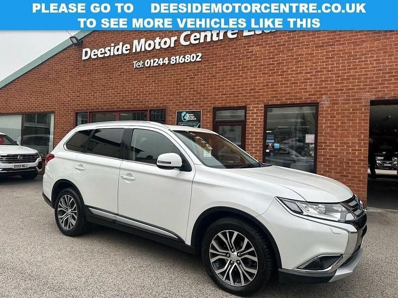 White Used 2019 Mitsubishi Outlander SUV | £15,650 (A bit pricey) - Image 1/3