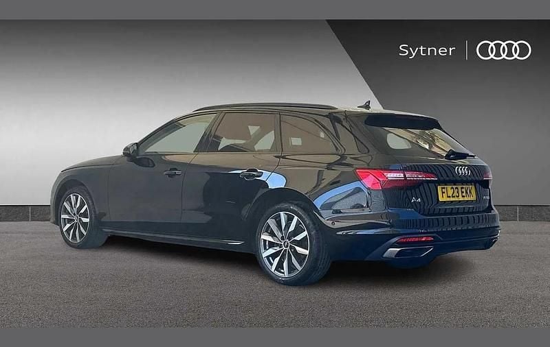 Używany Audi A4 Sport 161 KM (118 kW) 2023 Czarny Kombi